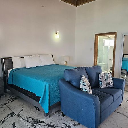 Roots Cafe Rooms Νεγκρίλ Εξωτερικό φωτογραφία
